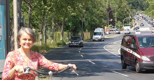 Radeburger Straße soll für Radfahrende kurzfristig sicherer werden