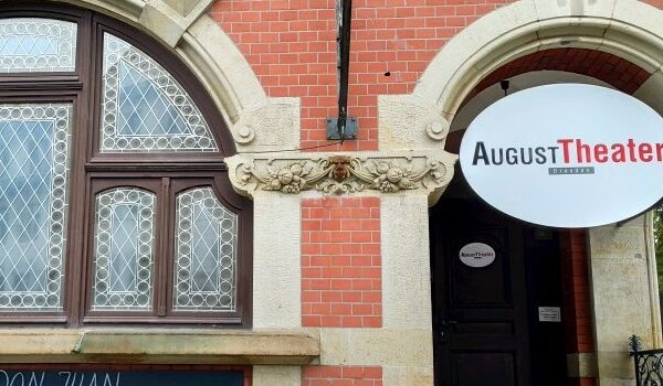 Breite Unterstützung für August Theater