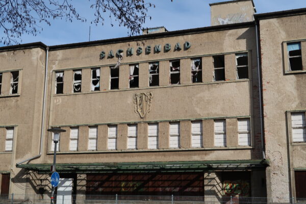 Sachsenbad in kommunaler Hand behalten – für eine nachhaltige Bodenpolitik und gemeinwohlorientierte Stadtplanung